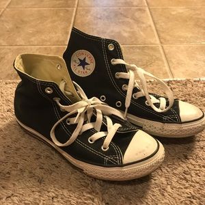 black hightop converse